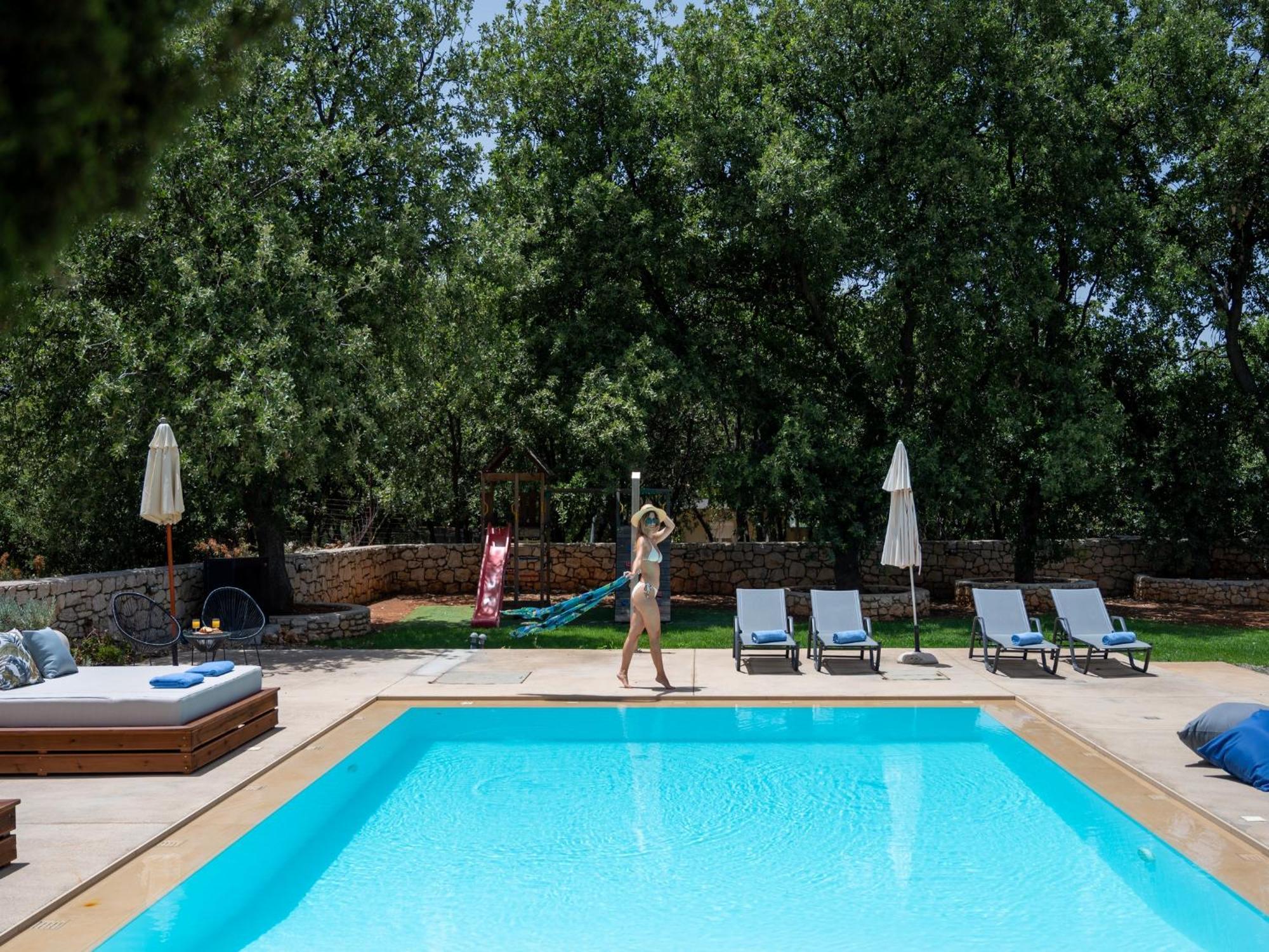 Villa Ellie - Heated Pool, Playground, Garden & Bbq! Vederoi Eksteriør billede