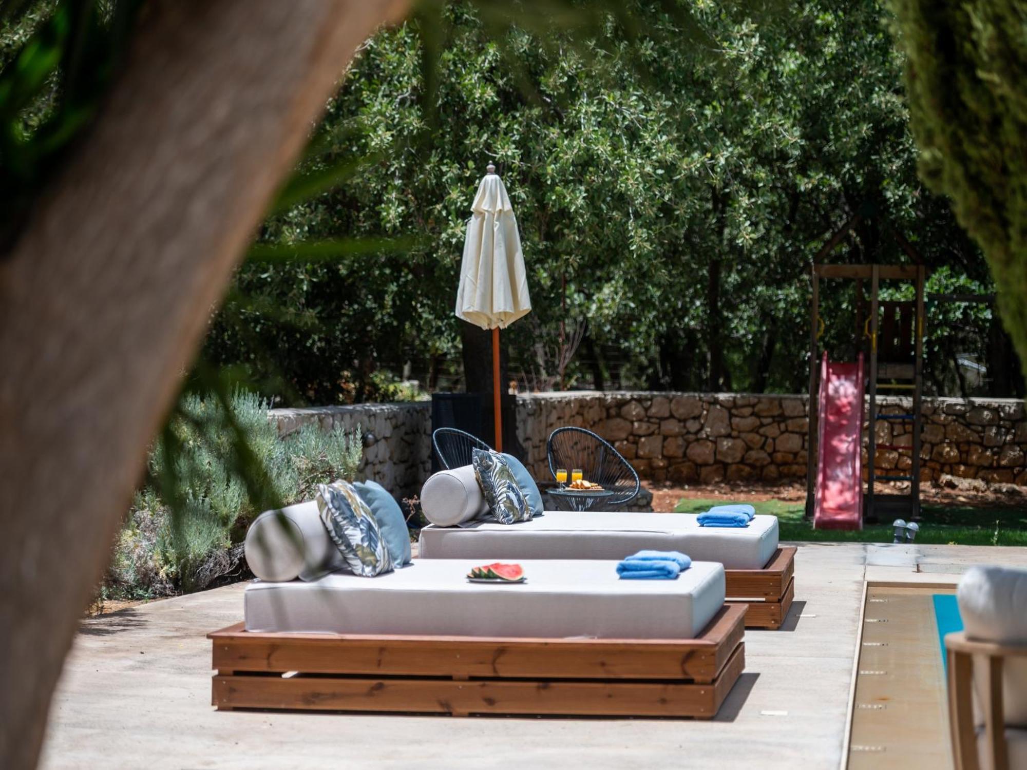 Villa Ellie - Heated Pool, Playground, Garden & Bbq! Vederoi Eksteriør billede