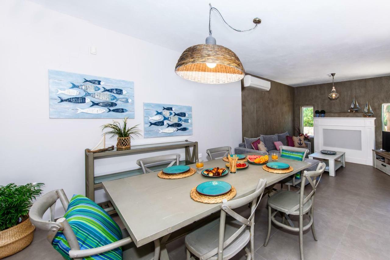 Villa Ellie - Heated Pool, Playground, Garden & Bbq! Vederoi Eksteriør billede
